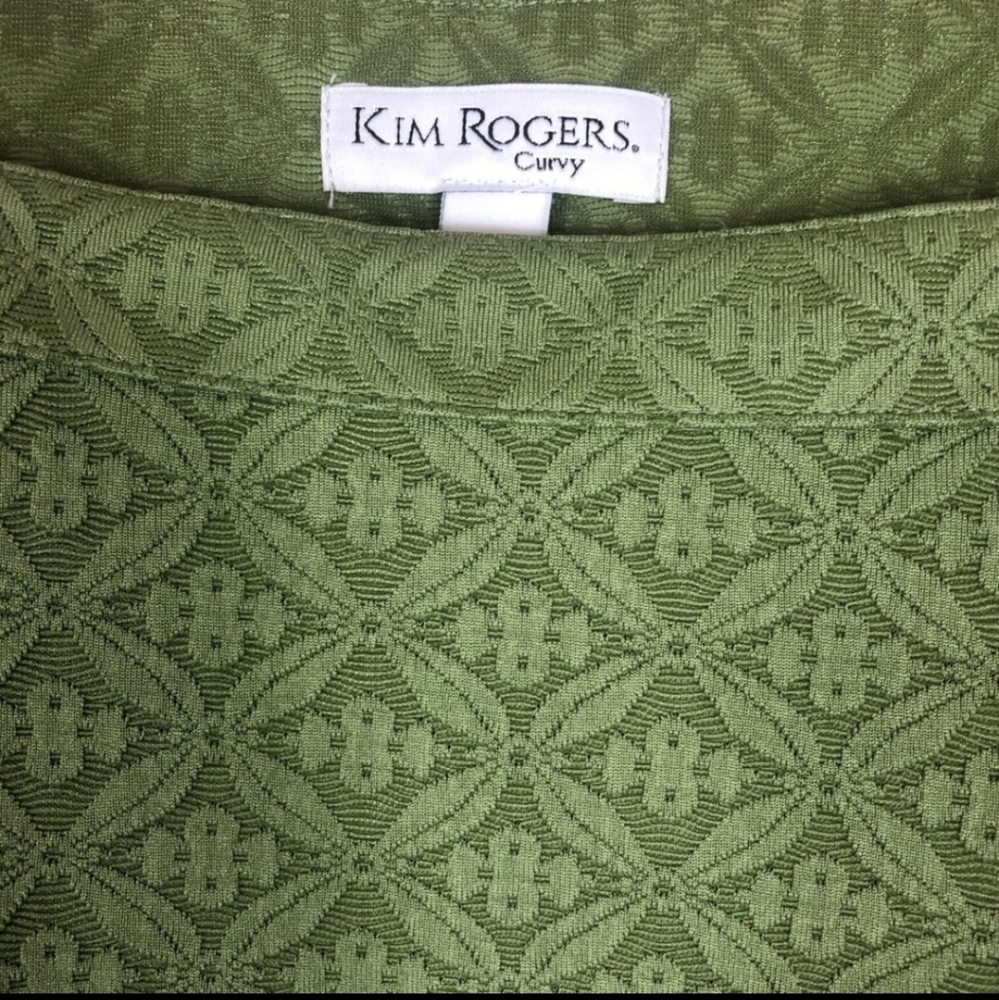 Kim Roger's Curvy Lace Quarter Sleeve Top - Picture 3 of 6